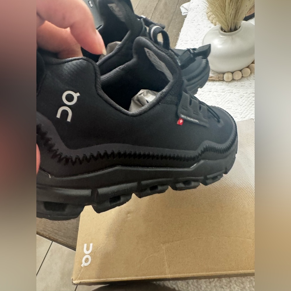 On Running Black Athletic Shoes - Picture 3 of 10